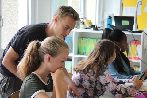 teach-first-deutschland_fellow-im-unterricht.jpg